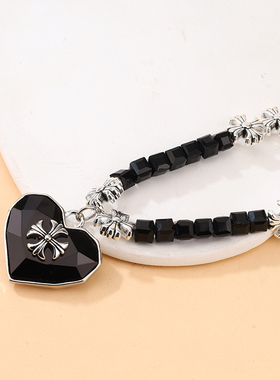 高级感串珠锁骨链爱心十字架项链