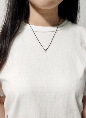 超迷你小十字架吊坠黑红绳短款