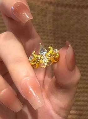 新款在逃公主黄金色菱钻戒指