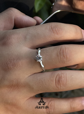 莫桑石925银轻奢高级感八爪钻戒