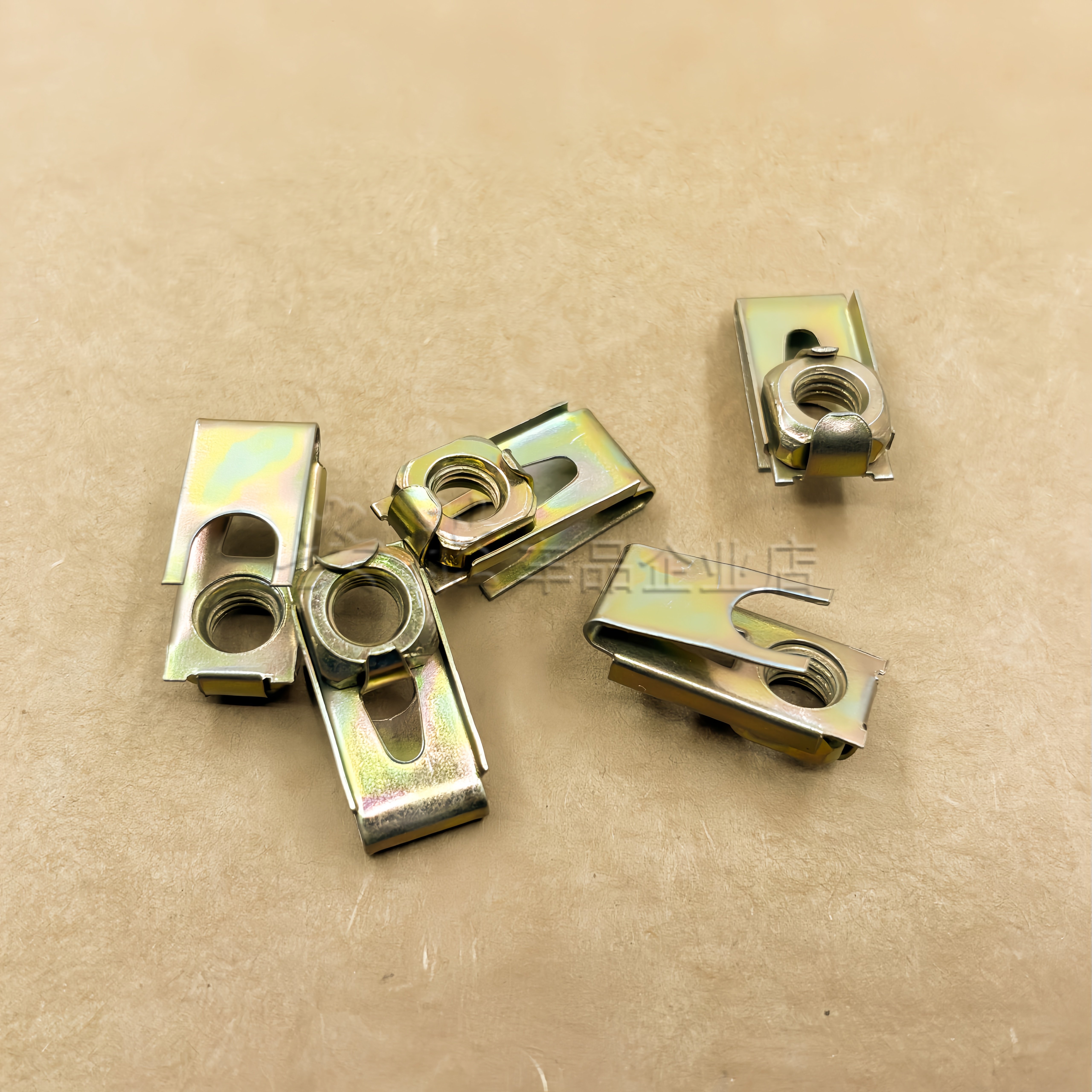 汽车牌照底座铁片卡扣M6螺丝铁片垫片卡子适用奇瑞QQ瑞虎风云铁卡,淘宝优惠券,粉丝福利购,淘宝优惠卷