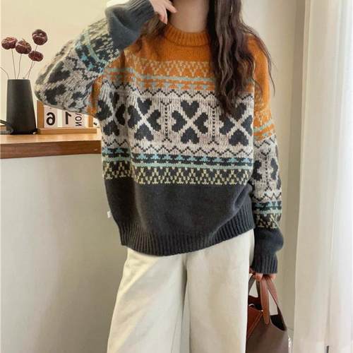 欧洲站2024冬季洋气圆领复古图案提花落肩亲肤蜜熊绒针织衫毛衣女 - 图1
