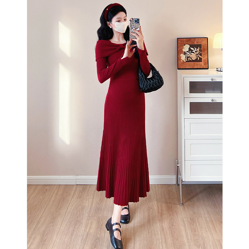 孕妇连衣裙秋冬2026新款红色设计感法式显瘦中长款针织内搭毛衣裙,淘宝优惠券,粉丝福利购,淘宝优惠卷