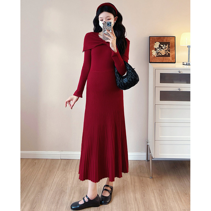 孕妇连衣裙秋冬2026新款红色设计感法式显瘦中长款针织内搭毛衣裙,淘宝优惠券,粉丝福利购,淘宝优惠卷