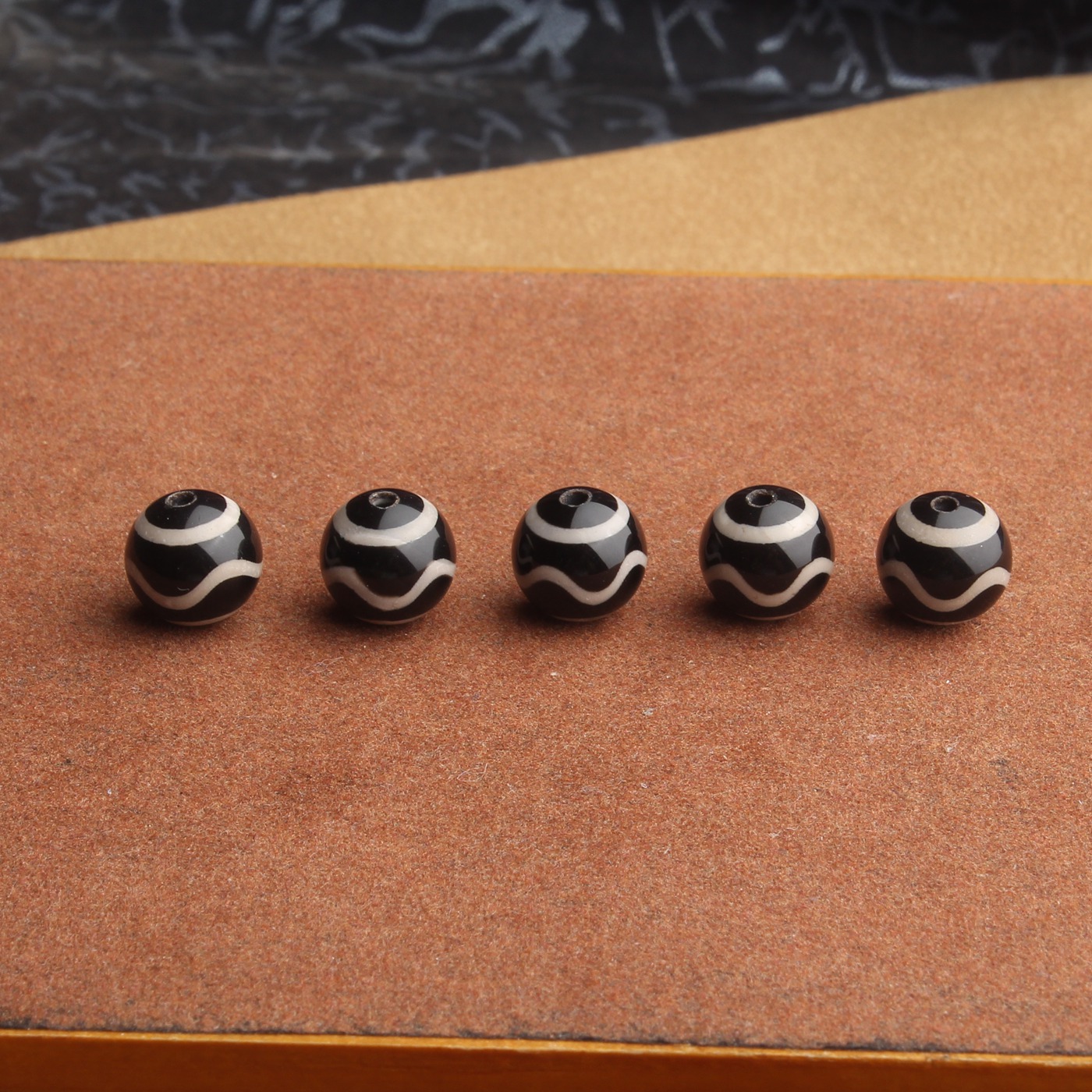 天然玛瑙藏传天珠散珠藏式老料黑白水纹龟甲莲花天珠多宝配件手工 - 图1