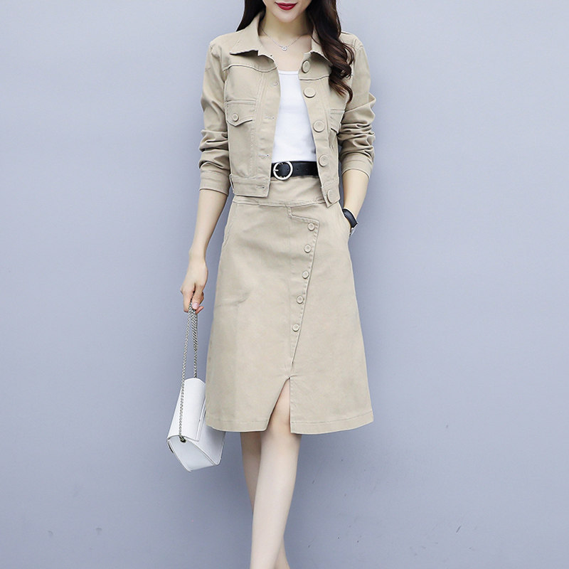 秋装2020年新款女早秋款休闲连衣裙 以魅连衣裙