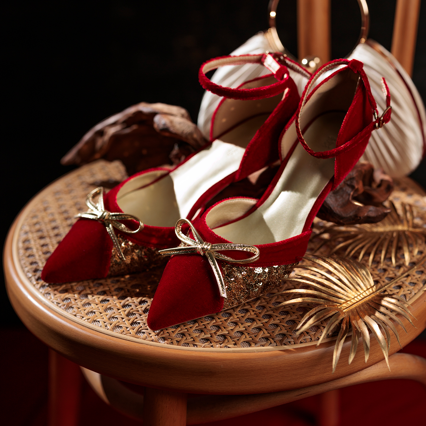 【椿】鎏金丝语 /亮片红丝绒一字带细跟高跟鞋中式禾秀服旗袍婚鞋 - 图0