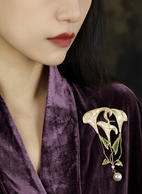 古董珍藏款油画珐琅釉面花朵胸针