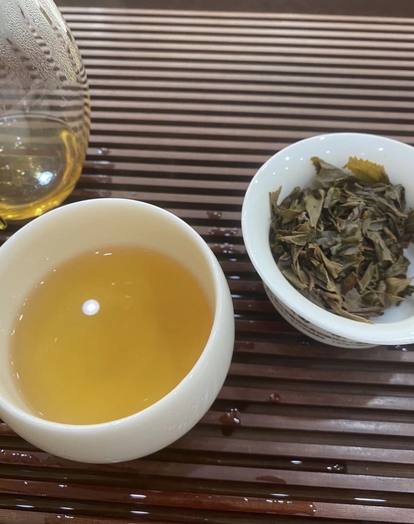 云南勐海远达茶厂2014年古树茶生普357g/饼传统手工 石模压制生饼