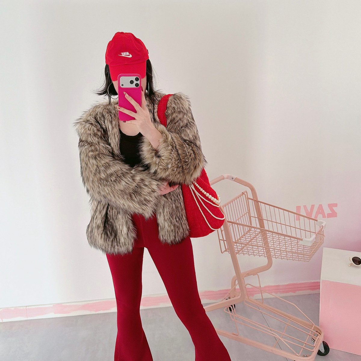 ZAVI 原创 新年大红色珍珠水桶包 单肩包复古喜庆富婆毛绒大容量,淘宝优惠券,粉丝福利购,淘宝优惠卷