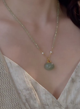 2025年新款椭圆吊坠项链女轻奢高级感超闪锁骨链时尚百搭配饰送礼