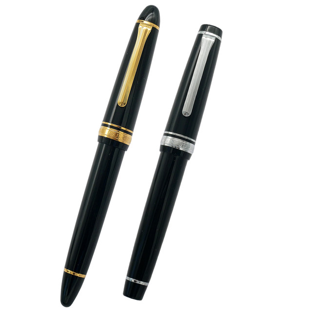 Japanese Sharaku writing large 21K gold pen