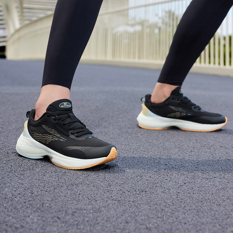 361度 飞鱼3.0 透气轻便减震专业跑鞋 双重优惠折后￥159包邮 爆沫3.0、飞鱼2.0 PRO 男、女款多色可选