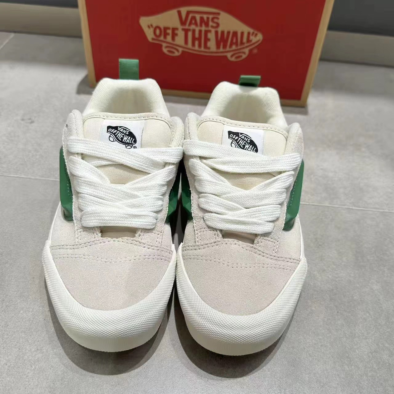 范斯VANS KNU SKOOL 白绿复古美式面包鞋男女休闲板鞋VN000D6CWTM,淘宝优惠券,粉丝福利购,淘宝优惠卷