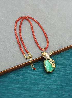 中古风红玛瑙串珠链宝石镶嵌灵鸟吊坠绿石设计胸针高级毛衣链两用