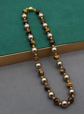 新款虎眼石摩卡金棕珍珠混彩项链小众高级轻奢锁毛衣链女配饰品