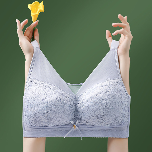 Tube top to prevent exposure Large breasts look small Underwear to prevent exposure