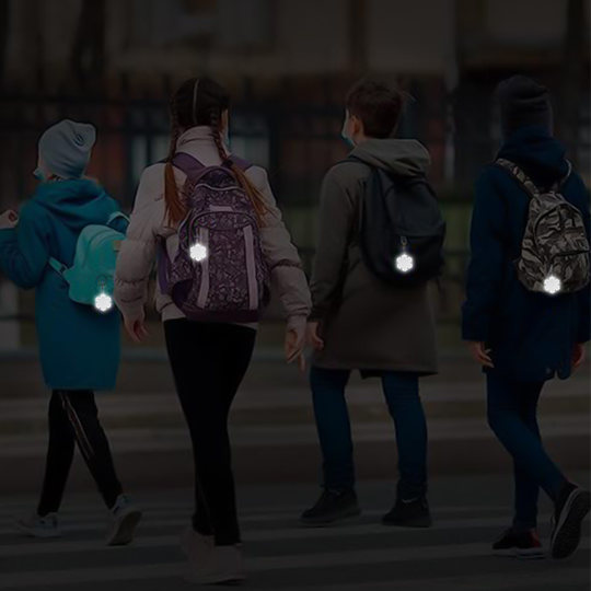 Señal de seguridad acrílica colgante reflectante por la noche