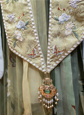 原创行香子合作款宋制婚服挂坠