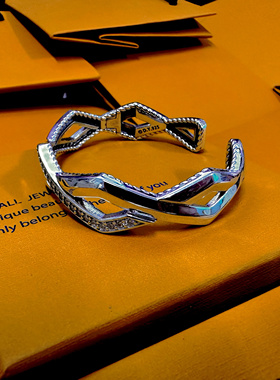 欧美时尚个性简约百搭s925银手镯女气质高级感轻奢小众设计感手环