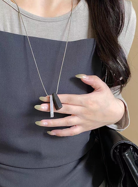 复古几何不规则吊坠项链女2025新款简约高级感轻奢长款毛衣链配饰