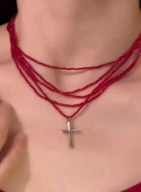 多层红色串珠十字架钛钢项链2024年新款choke颈链甜酷辣妹锁骨链