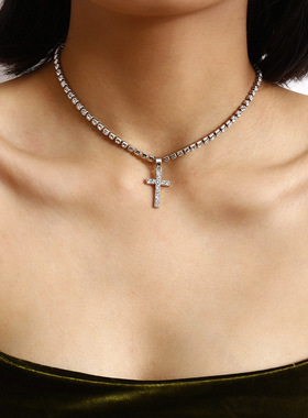 Personalized cross short collarbone necklace for women短项链