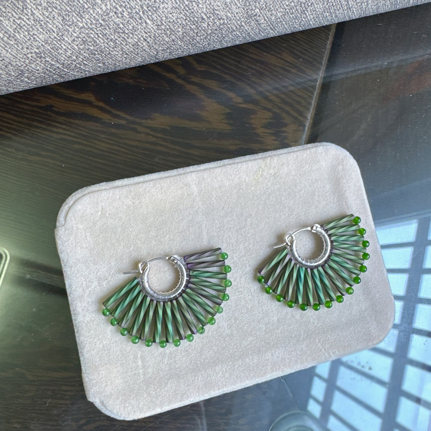 绿色扇形复古风天然和田玉髓珠纯银几何夸张耳圈耳环 - 图3
