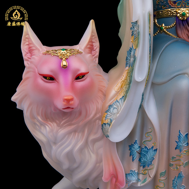 White marble statue of Nine Girls in the living room, Nine-Tailed Empress