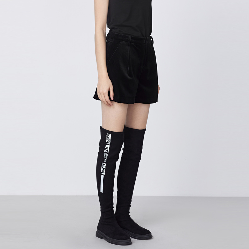 sdeer圣迪奥冬季女装插袋压褶灯芯绒黑色短裤S21480907 - 图0
