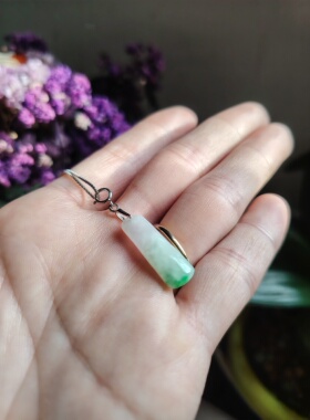 天然缅甸A货翡翠飘花吊坠挂件女款长方形飘绿个性吊坠国标银镶嵌