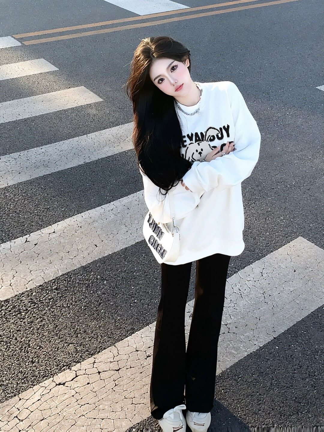 国潮牌oversize白色圆领大码纯棉卫衣女秋季胖MM宽松字母兔子复古,淘宝优惠券,粉丝福利购,淘宝优惠卷