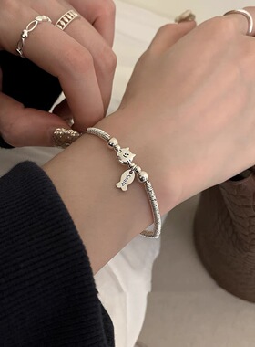 简约串珠盘缠小猫吃鱼手链2025新款冷淡风气质小众精致百搭手链