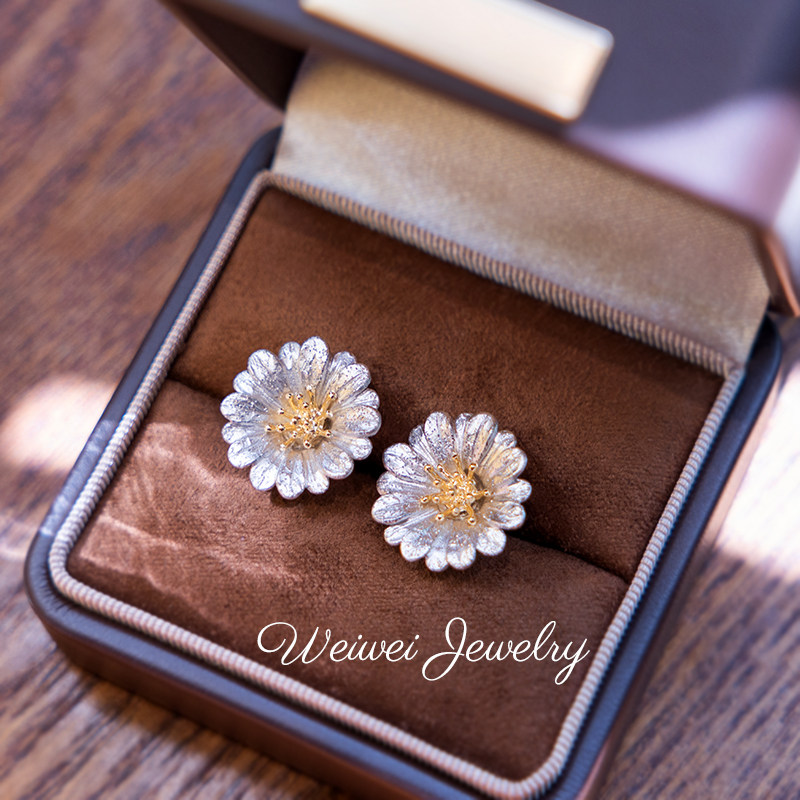 意大利进口|小众轻奢S925纯银镀金女复古拉丝花纹理雏菊花耳钉,淘宝优惠券,粉丝福利购,淘宝优惠卷