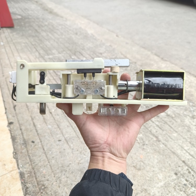 杂物电梯鸿达三特亿成东旭原厂电磁锁总成 开锁控制器 ，开锁按钮 - 图3