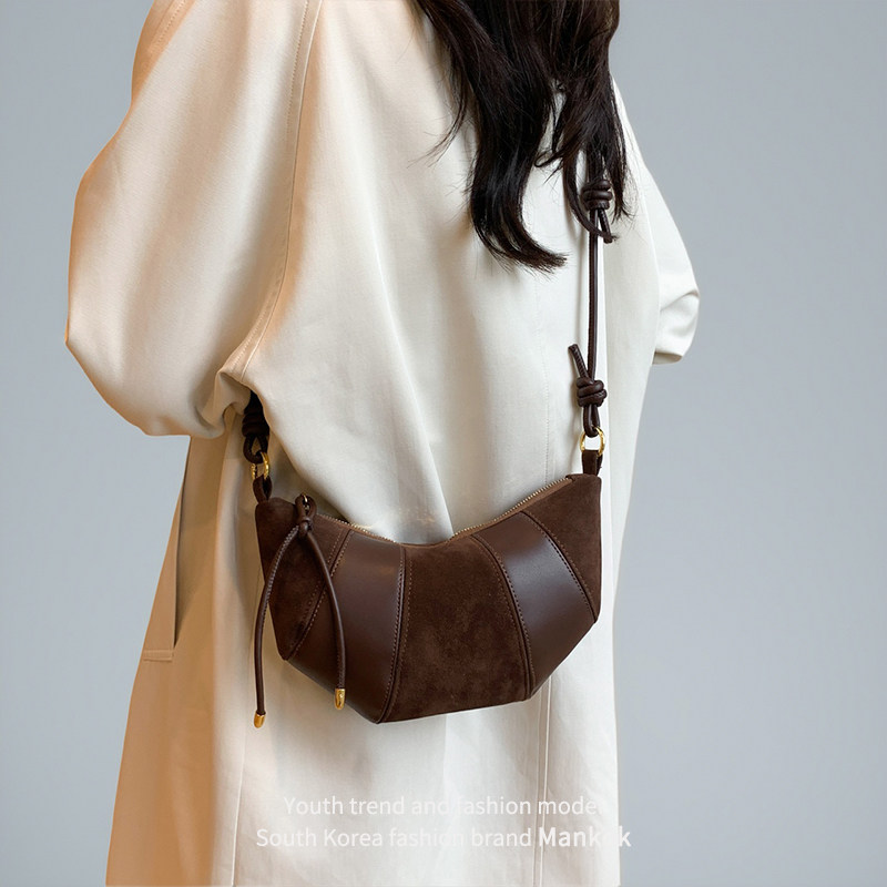 Mankok小众设计包包女2025新款秋冬复古牛角包百搭休闲单肩斜挎包,淘宝优惠券,粉丝福利购,淘宝优惠卷