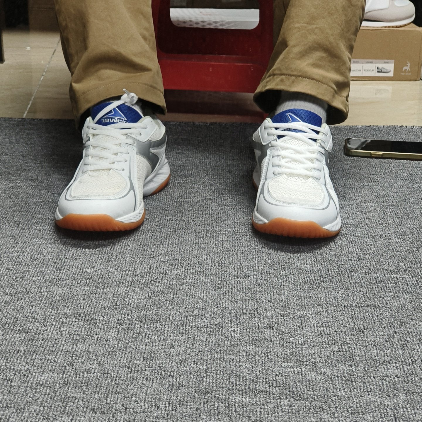 捡漏清仓！羽毛球鞋夏季男鞋大码白色运动鞋轻便透气贴地防滑鞋子,淘宝优惠券,粉丝福利购,淘宝优惠卷