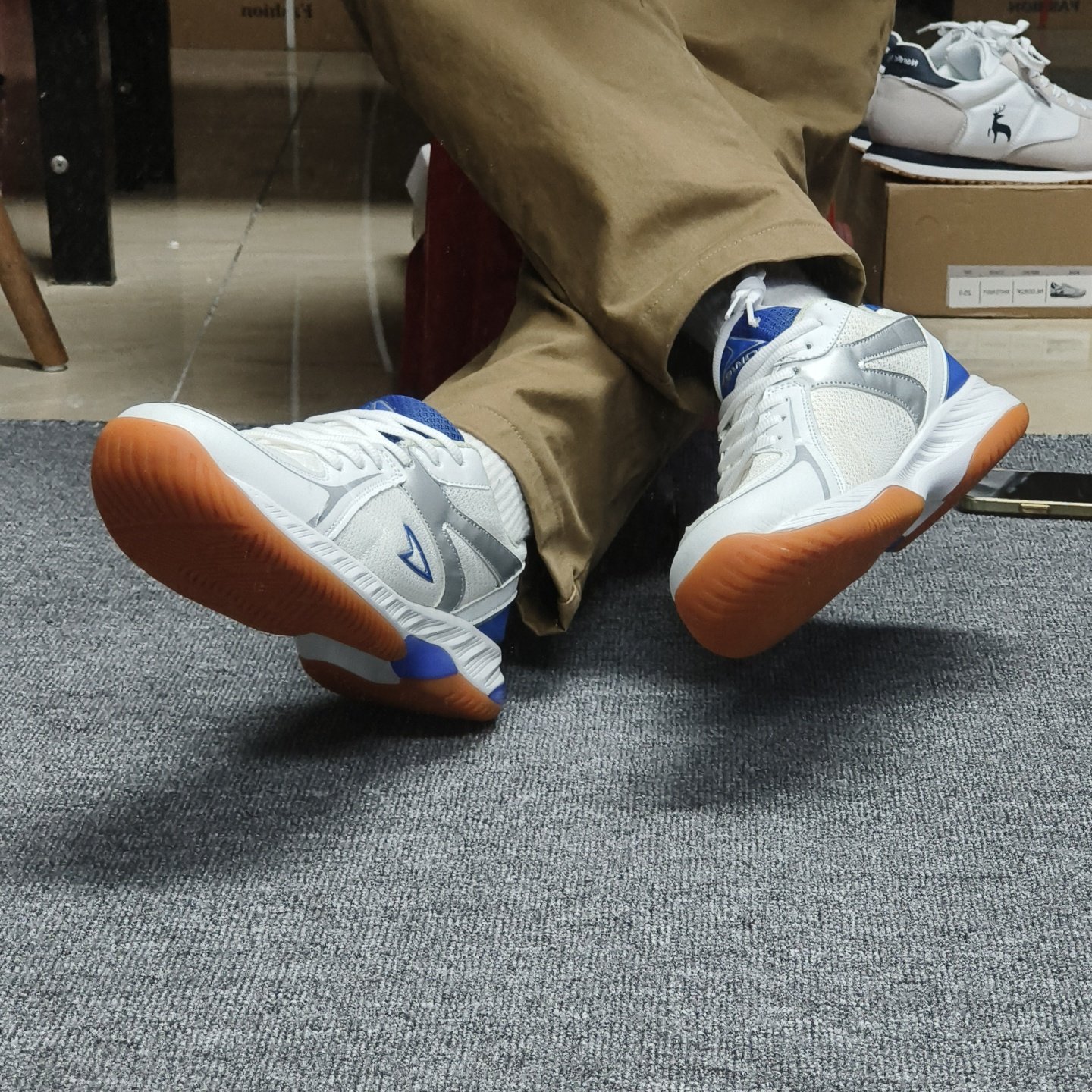 捡漏清仓！羽毛球鞋夏季男鞋大码白色运动鞋轻便透气贴地防滑鞋子,淘宝优惠券,粉丝福利购,淘宝优惠卷