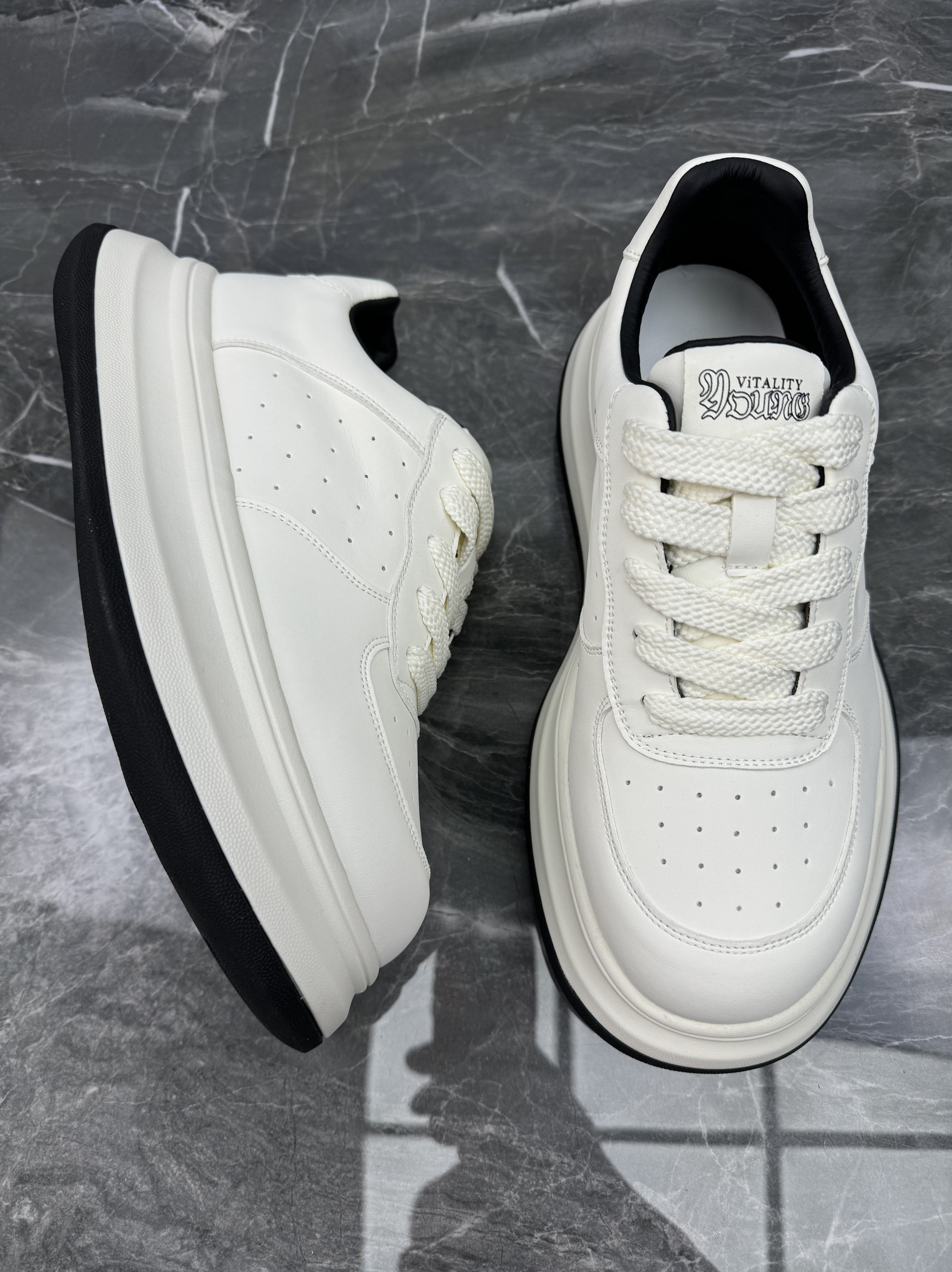 男鞋春秋季新款欧洲站潮流简约百搭软厚底真皮小白运动休闲潮鞋男,淘宝优惠券,粉丝福利购,淘宝优惠卷