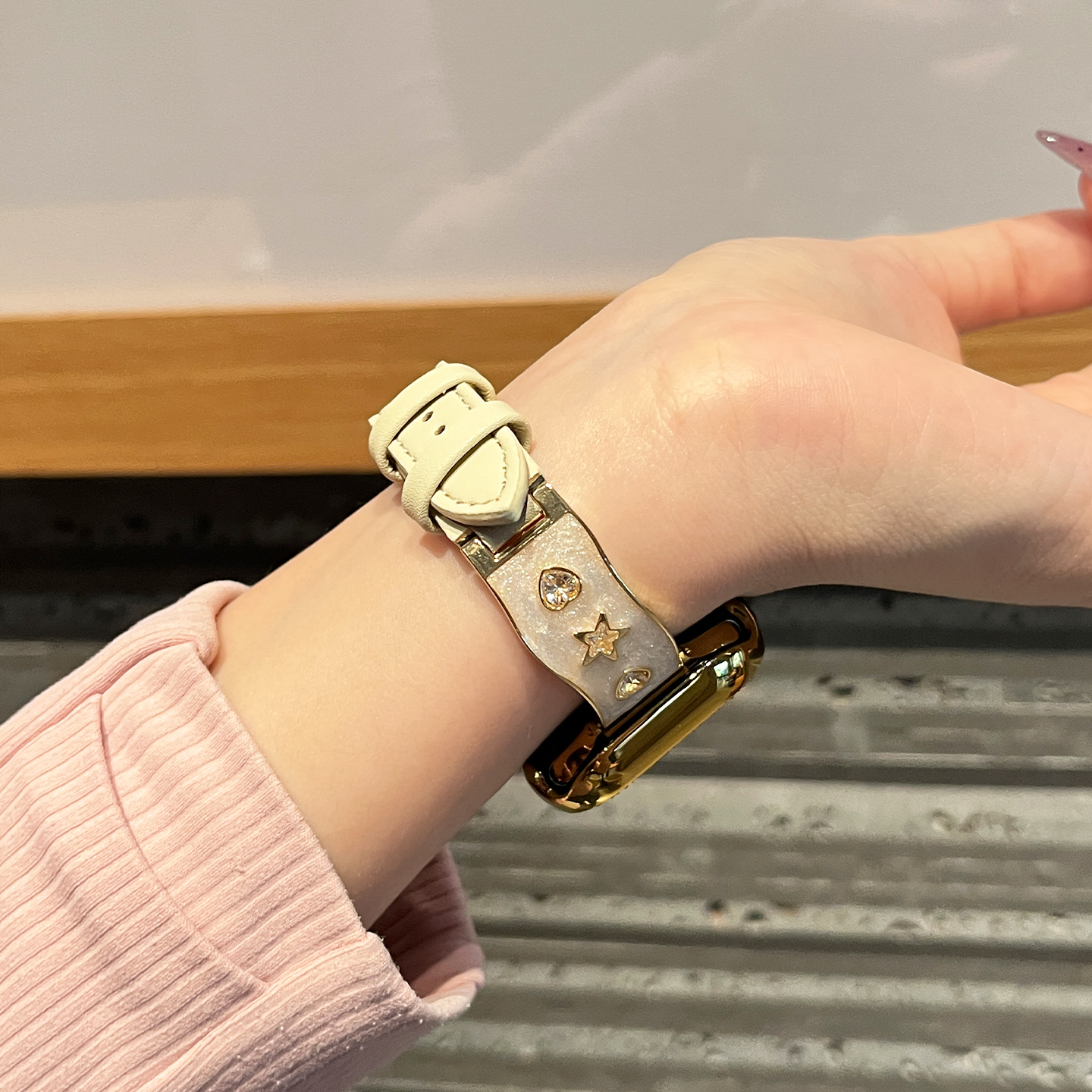 适用于苹果手表s10表带s11新款鎏金滴胶AppleWatch S9爱心星星series8皮质se3运动智能腕带XL高级感女款秋冬 - 图2