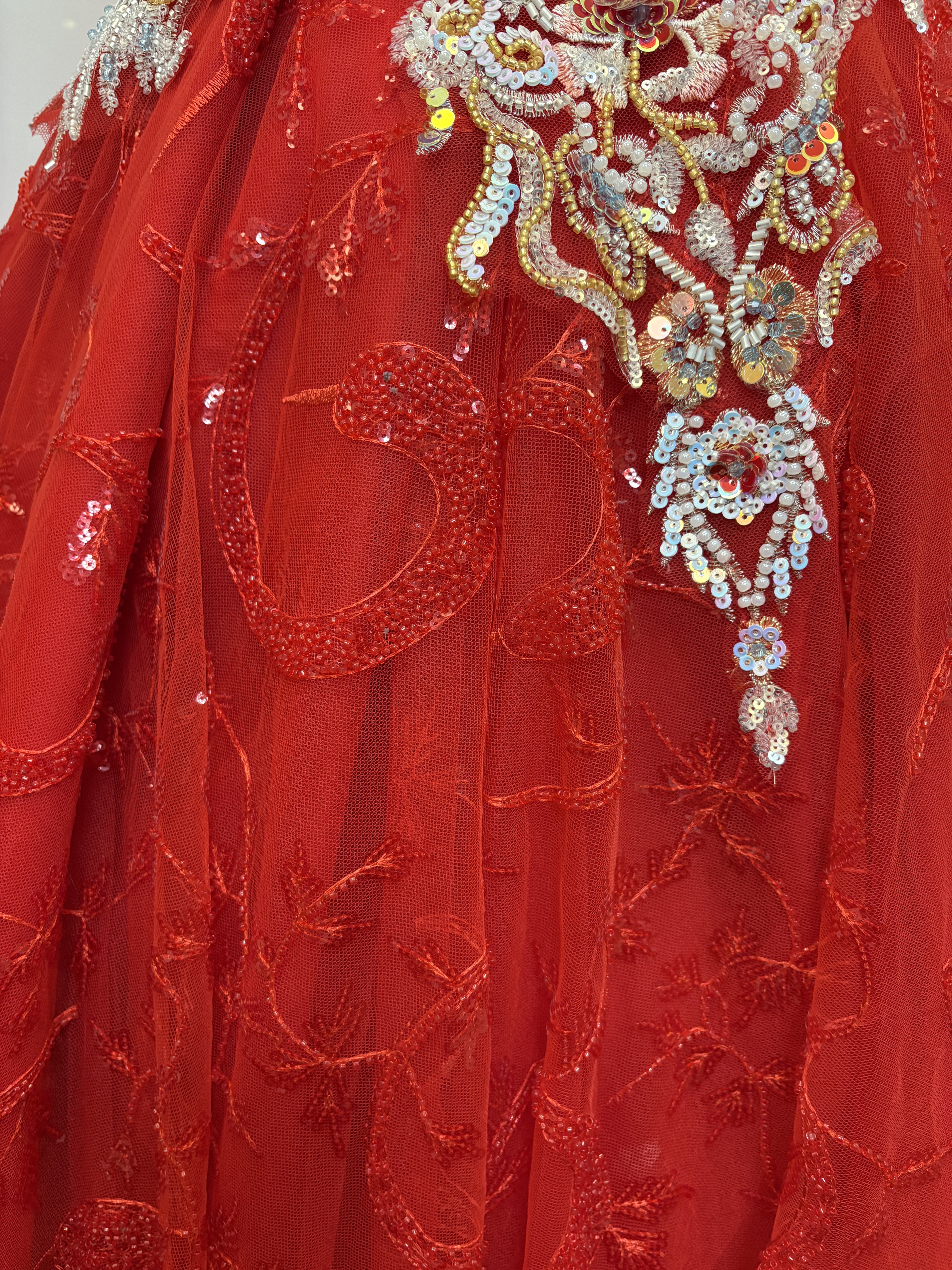 出租红色国潮走秀霸气女童礼服元旦春晚主持高定演出服唱歌模特,淘宝优惠券,粉丝福利购,淘宝优惠卷