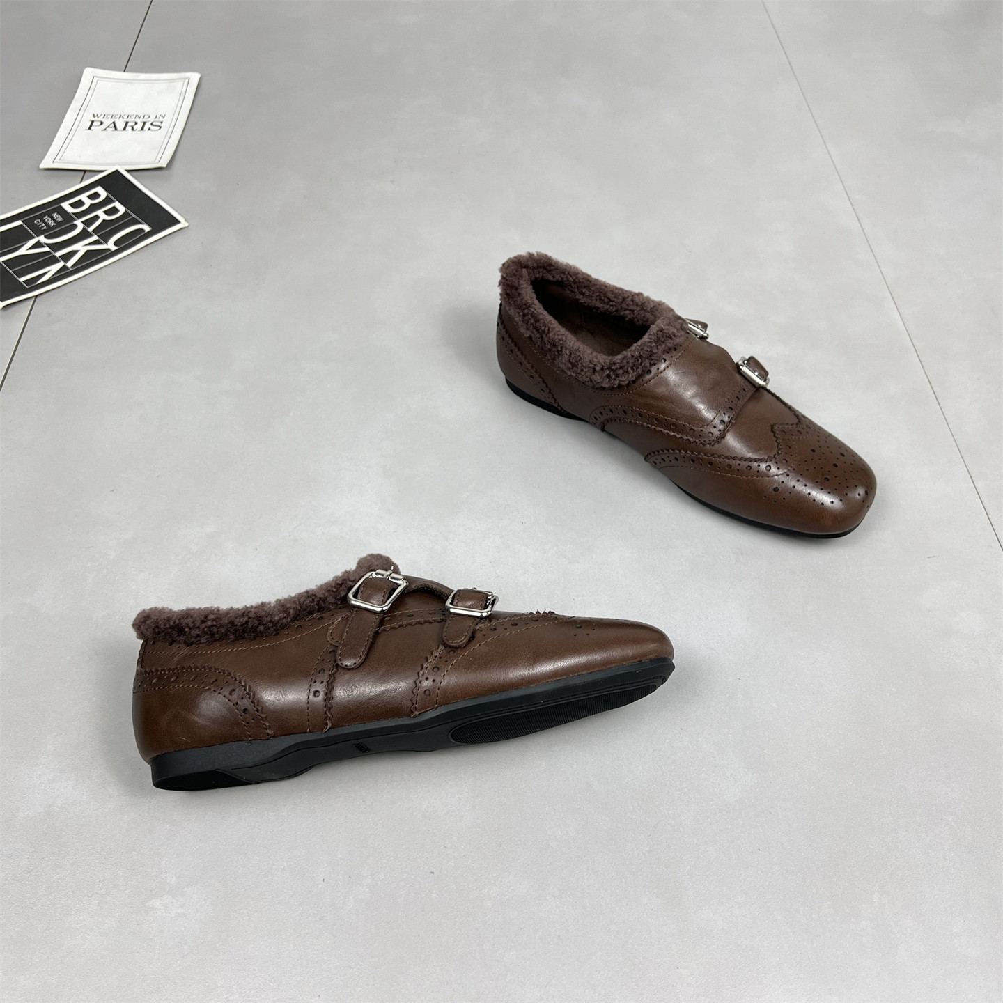 头层牛皮雕花布洛克小皮鞋女棉鞋2025冬新款加绒皮带扣软底乐福鞋 - 图2