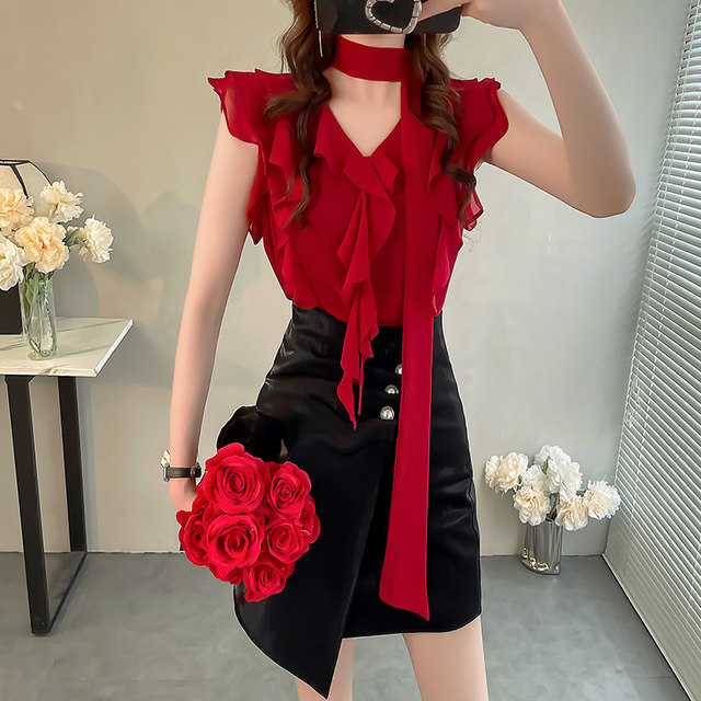 ເສື້ອ chiffon ຄໍ V-neck ສະຫມໍ່າສະເຫມີສີແດງ