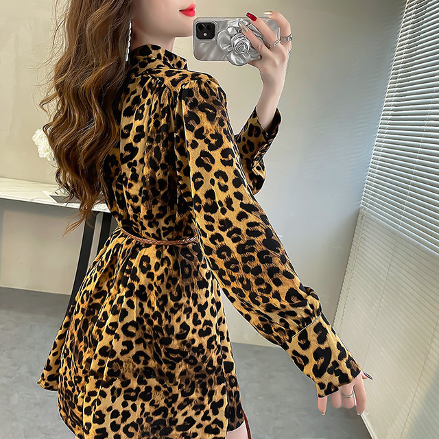 Loose long sleeve leopard print stand collar fashion shirt