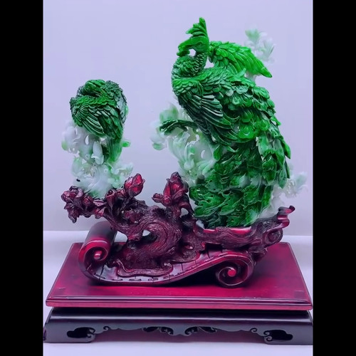 缅甸天然A货玉石翡翠孤品 精雕精品老坑满绿孔雀纳福摆件 - 图2