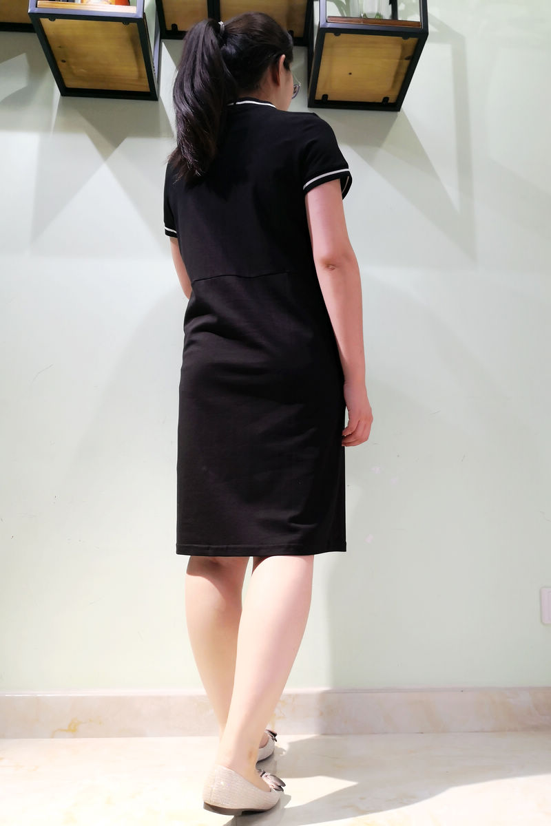 韫yun连衣裙女2022新款短袖针织连衣裙宽松显瘦V领拉链中长款女裙