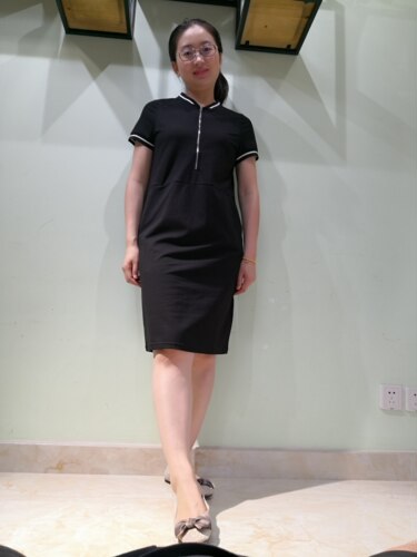YUN韫连衣裙女2023新款短袖针织连衣裙宽松显瘦V领拉链中长款女裙 - 图1