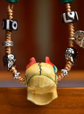 天然根付彩绘雕刻尸陀林吊坠锁骨链可调节藏式文玩手工编织绳项链