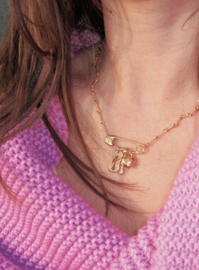 轻奢高级感甜酷风十字架方牌项链