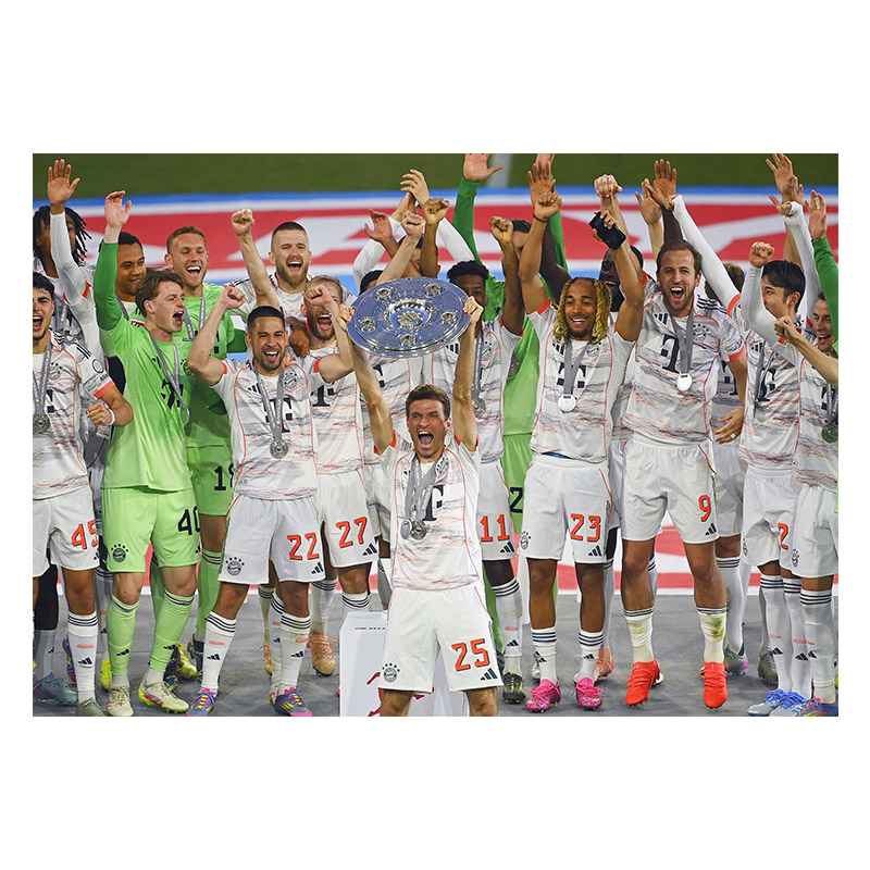 2025拜仁海报穆勒德甲夺冠足球超大尺寸壁纸宿舍自粘墙贴房间挂墙 - 图0